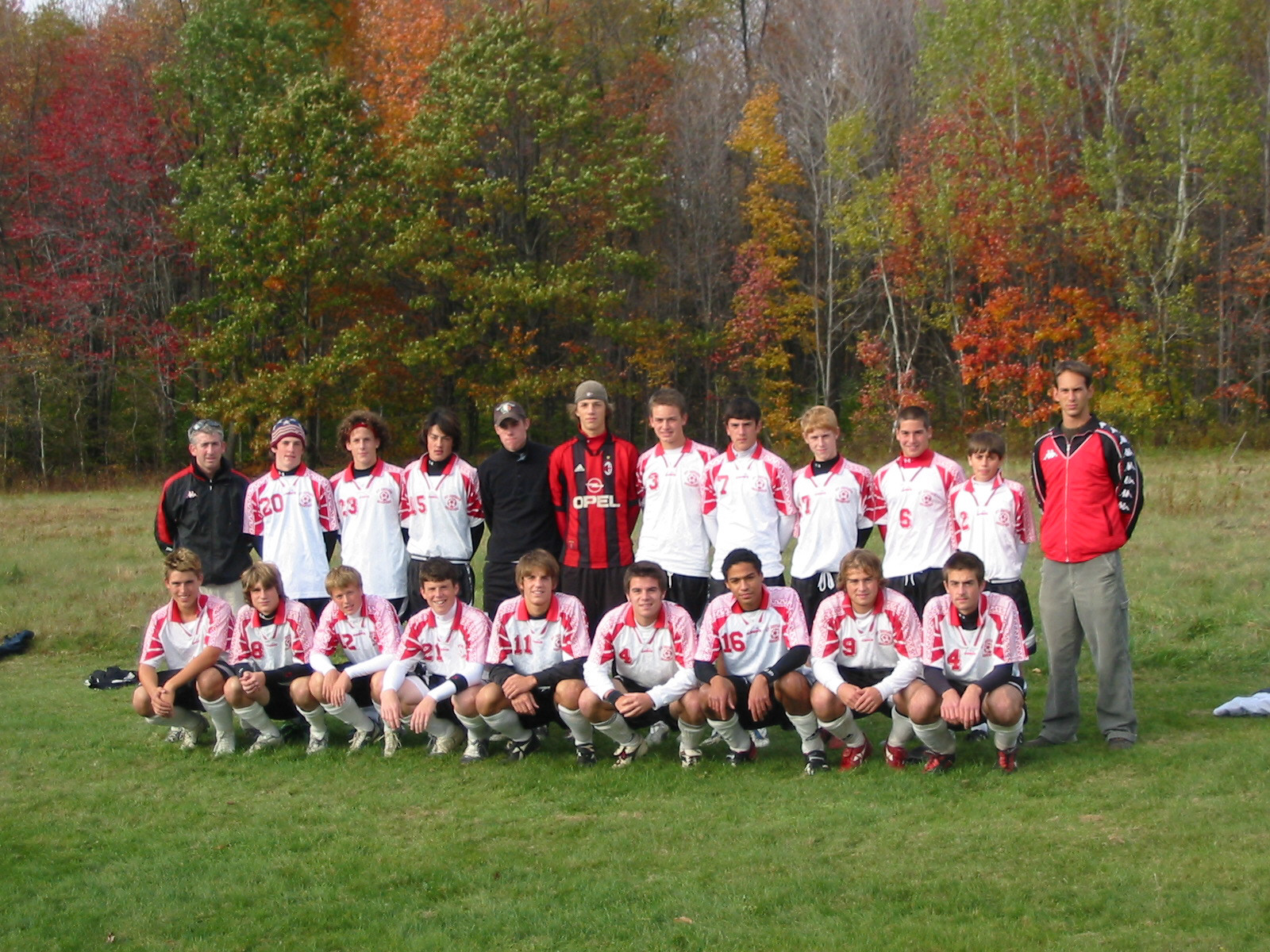 2004team.jpg (759471 bytes)